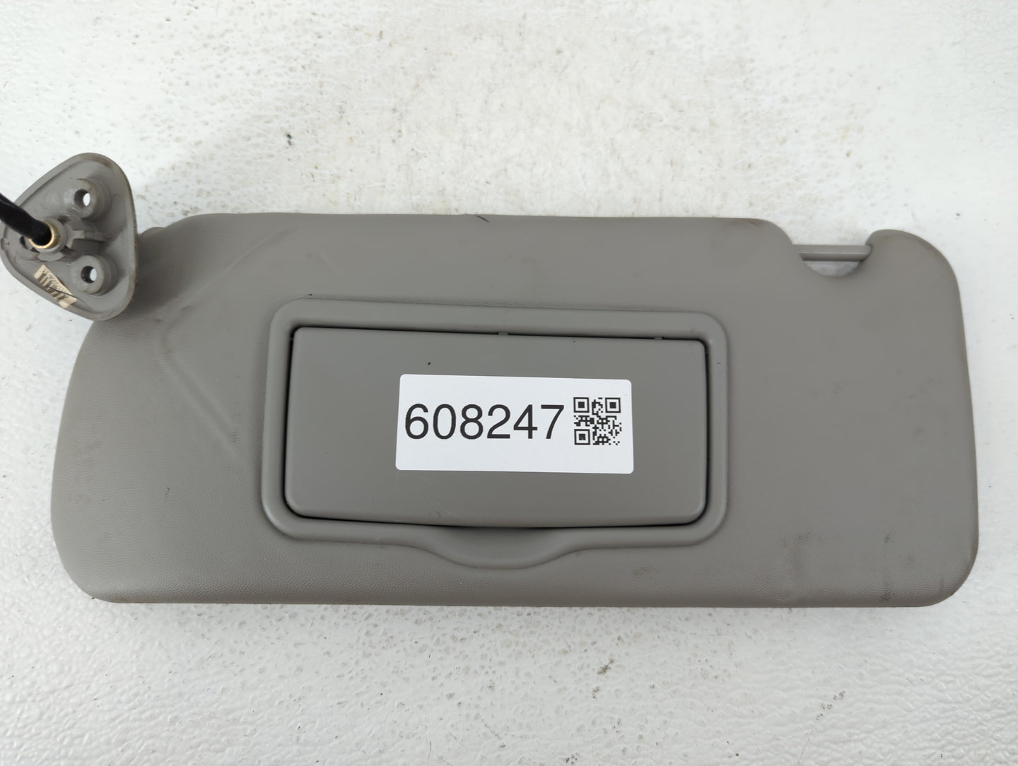 2008 Cadillac Srx Sun Visor Shade Replacement Driver Left Mirror Fits OEM Used Auto Parts - Oemusedautoparts1.com