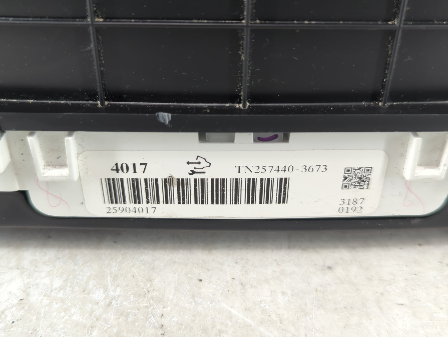 2007-2008 Cadillac Srx Instrument Cluster Speedometer Gauges P/N:TN257440-3673 25904017 Miles: Fits Fits 2007 2008 OEM Used 