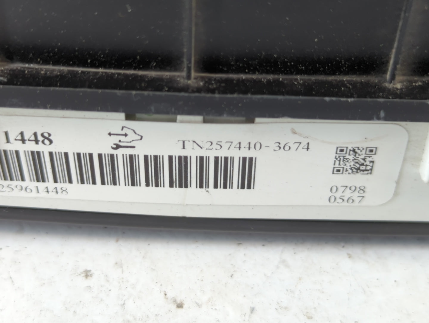 2008-2009 Cadillac Srx Instrument Cluster Speedometer Gauges P/N:TN257440-3674 Fits Fits 2008 2009 OEM Used Auto Parts - Oem