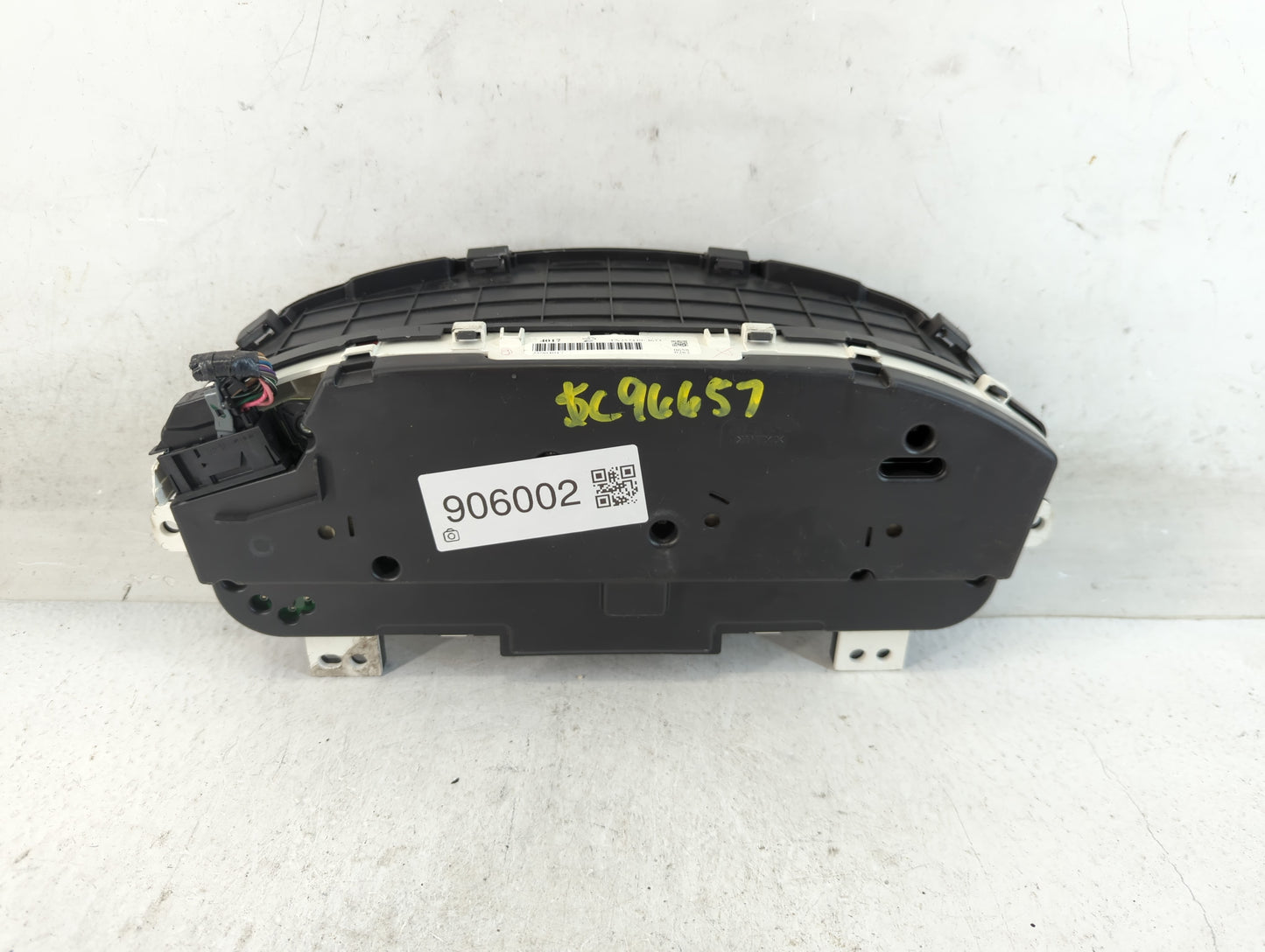 2008-2009 Cadillac Srx Instrument Cluster Speedometer Gauges P/N:25904017 Fits Fits 2008 2009 OEM Used Auto Parts - Oemuseda