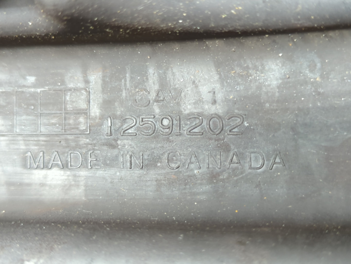 2008 Cadillac Sts Driver Left Cylinder Head Valve Cover P/N:12591202 Fits OEM Used Auto Parts - Oemusedautoparts1.com