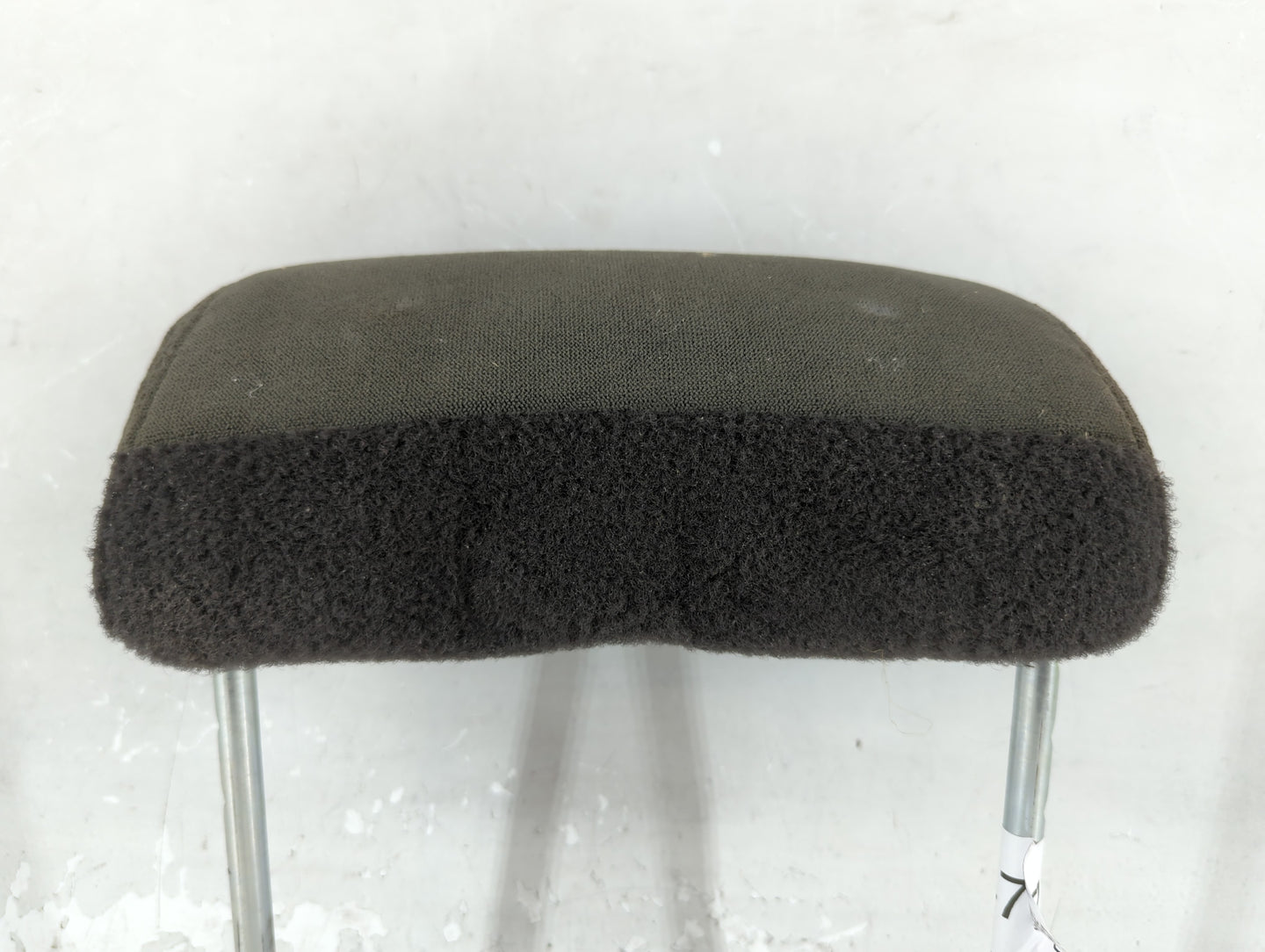 2008 Chevrolet Avalanche 1500 Headrest Head Rest Rear Seat Fits OEM Used Auto Parts - Oemusedautoparts1.com