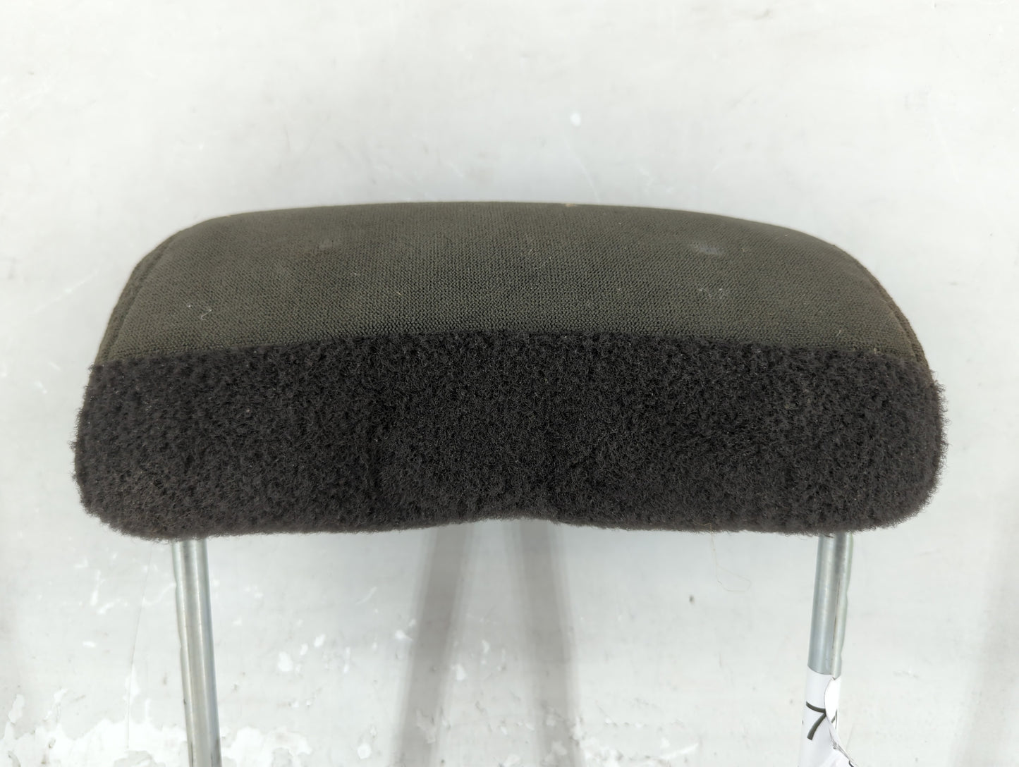 2008 Chevrolet Avalanche 1500 Headrest Head Rest Rear Seat Fits OEM Used Auto Parts - Oemusedautoparts1.com