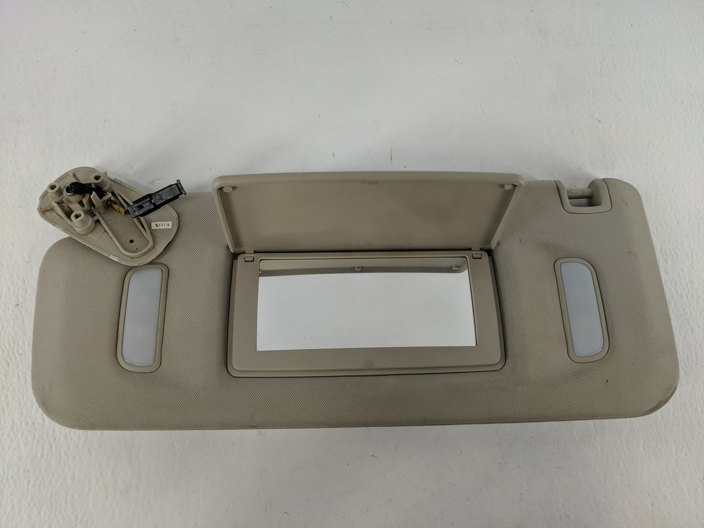 2008 Chevrolet Avalanche 1500 Sun Visor Shade Replacement Driver Left Mirror Fits Fits 2007 2009 2010 2011 2012 2013 2014 OE