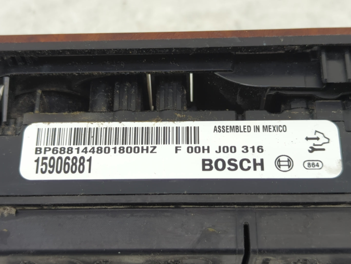 2008 Chevrolet Avalanche 1500 Master Power Window Switch Replacement Driver Side Left P/N:15906881 Fits OEM Used Auto Parts 