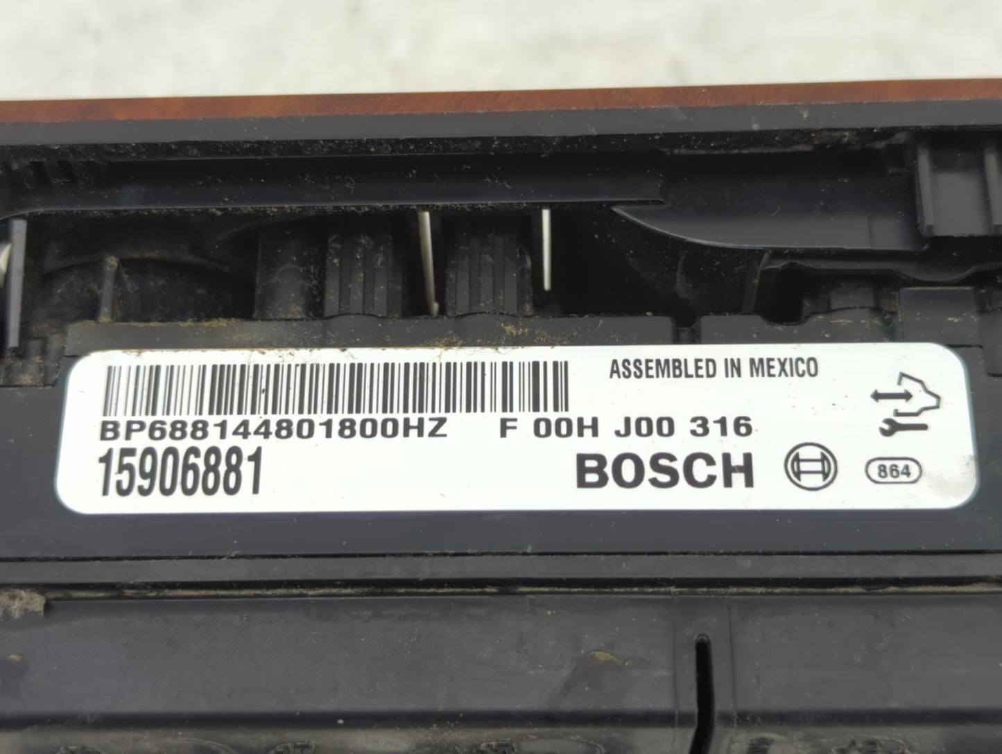2008 Chevrolet Avalanche 1500 Master Power Window Switch Replacement Driver Side Left P/N:15906881 Fits OEM Used Auto Parts 