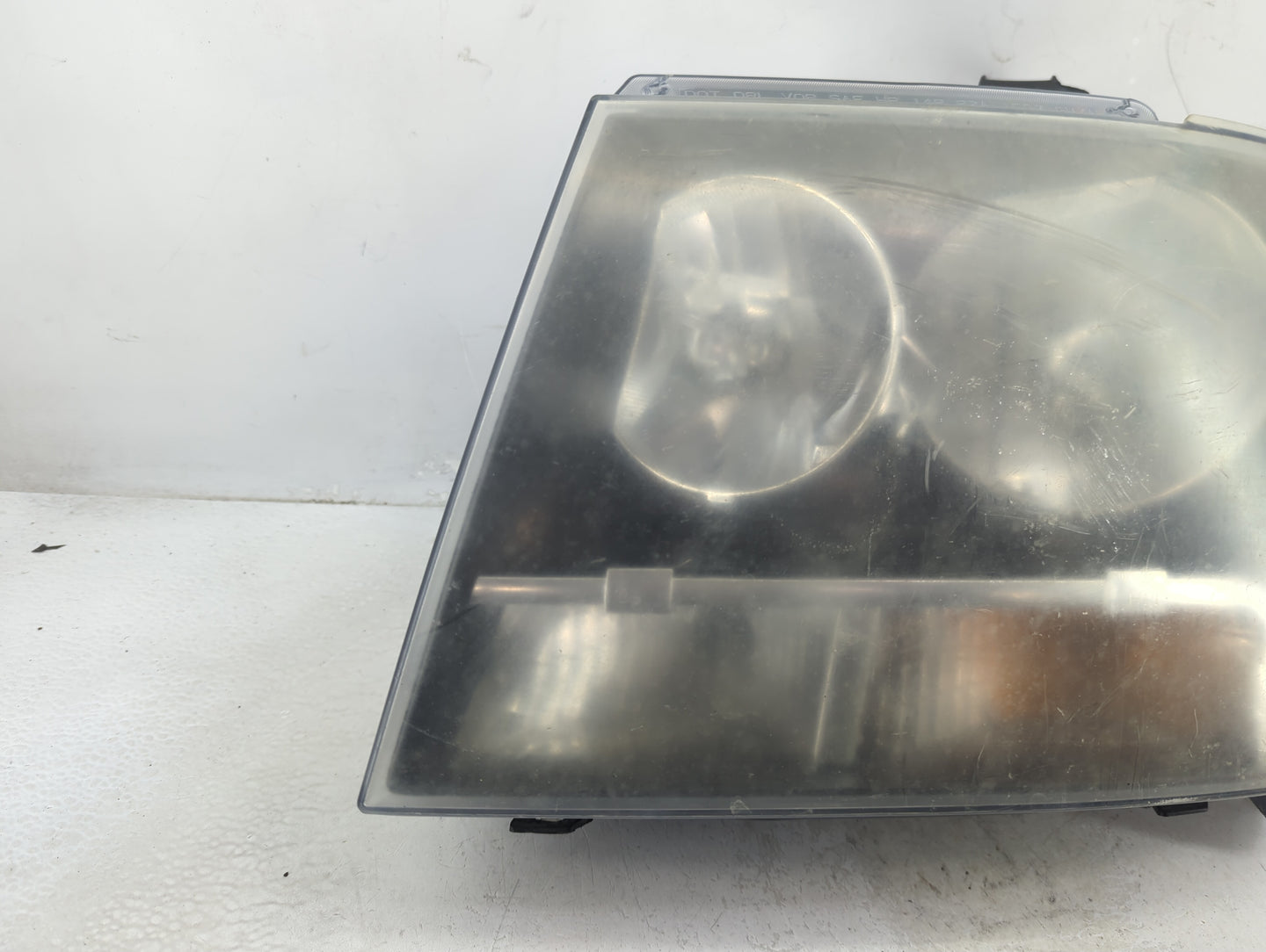 Chevrolet Avalanche 1500 Driver Left Oem Head Light Headlight Lamp - Oemusedautoparts1.com
