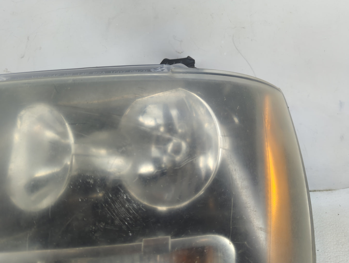 Chevrolet Avalanche 1500 Driver Left Oem Head Light Headlight Lamp - Oemusedautoparts1.com