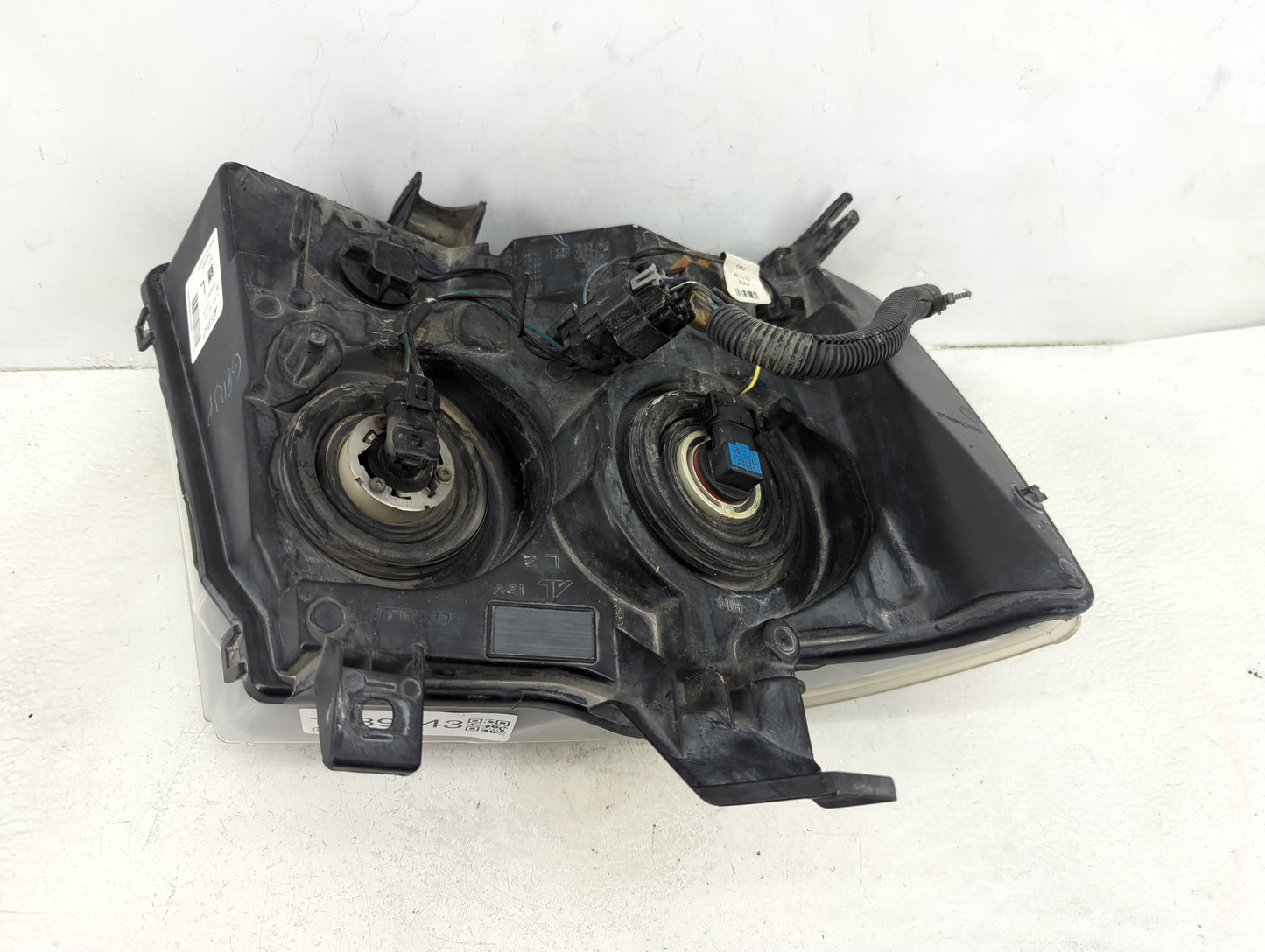Chevrolet Avalanche 1500 Driver Left Oem Head Light Headlight Lamp - Oemusedautoparts1.com