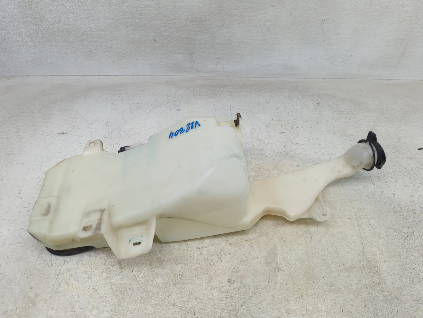 Chevrolet Avalanche 1500 Windshield Washer Fluid Reservoir Bottle Oem - Oemusedautoparts1.com