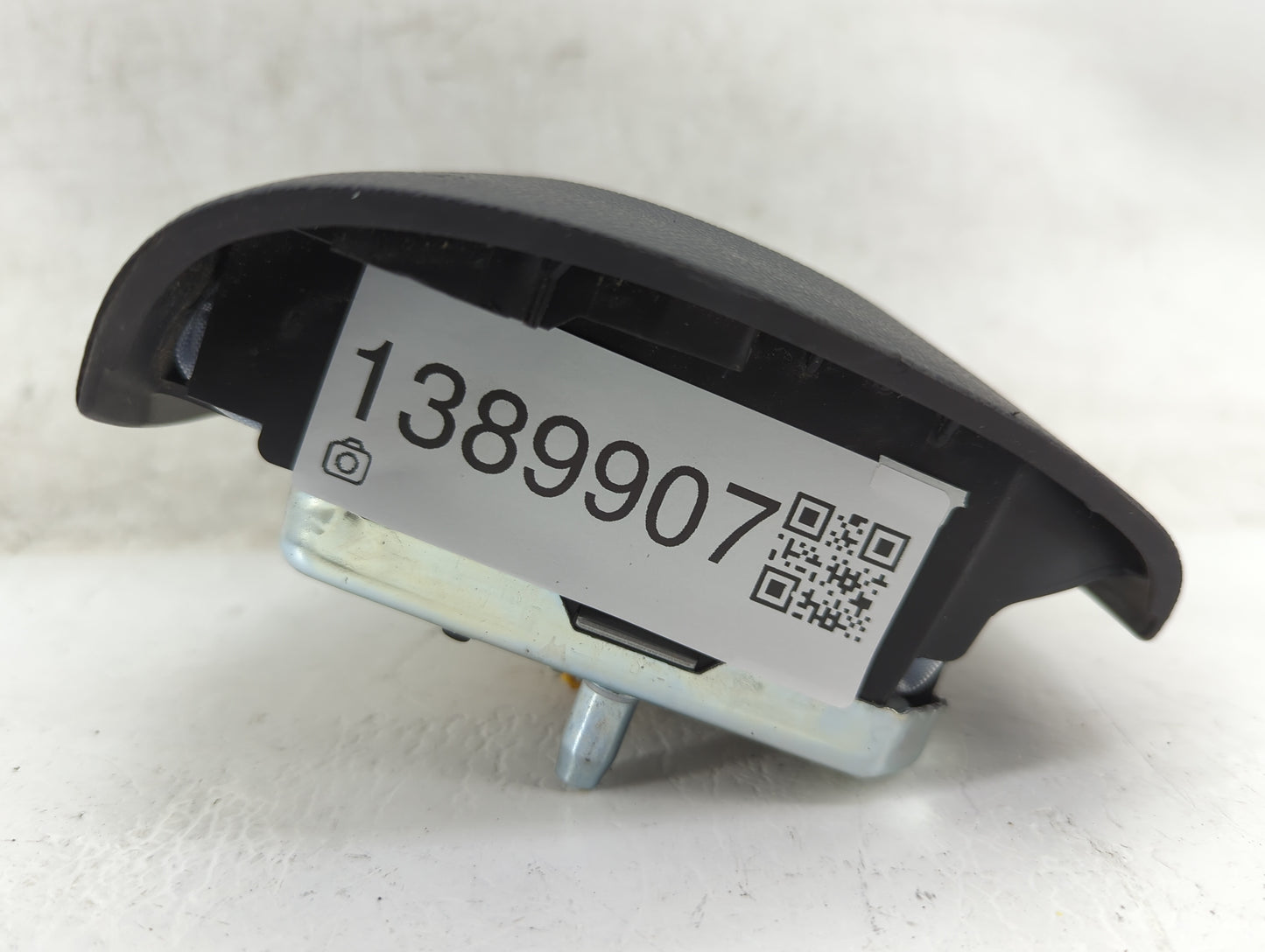 2008 Chevrolet Avalanche 1500 Air Bag Driver Left Steering Wheel Mounted Fits OEM Used Auto Parts - Oemusedautoparts1.com