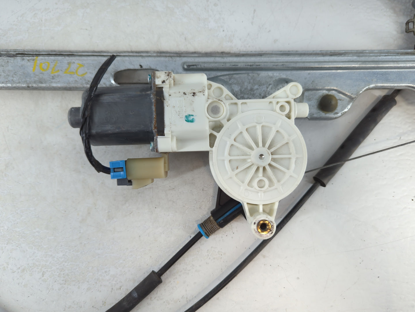 Chevrolet Avalanche 1500 Passenger Rear Right Power Window Motor - Oemusedautoparts1.com