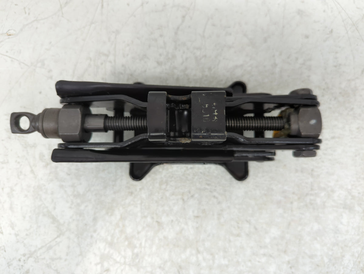 Chevrolet Aveo Spare Scissor Car Jack 1115005 - Oemusedautoparts1.com