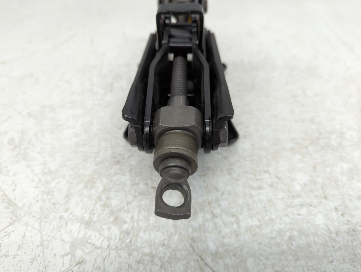 Chevrolet Aveo Spare Scissor Car Jack 1115005 - Oemusedautoparts1.com