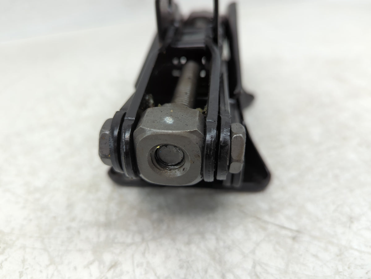 Chevrolet Aveo Spare Scissor Car Jack 1115005 - Oemusedautoparts1.com