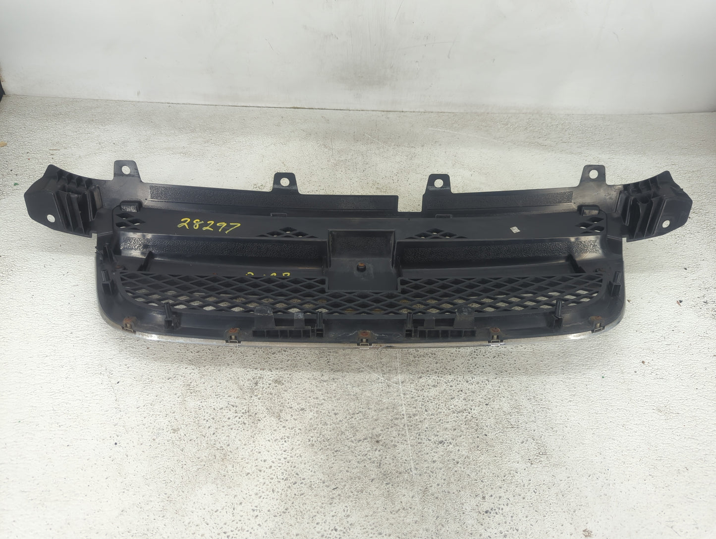 2007-2011 Chevrolet Aveo Front Grille Bumper Not Included - Oemusedautoparts1.com
