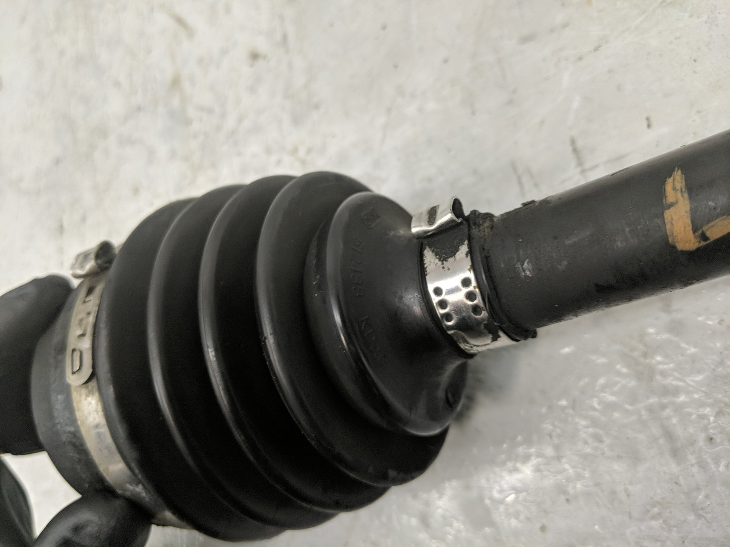 2004-2011 Chevrolet Aveo Axle Shaft Front Driver Cv C/v - Oemusedautoparts1.com