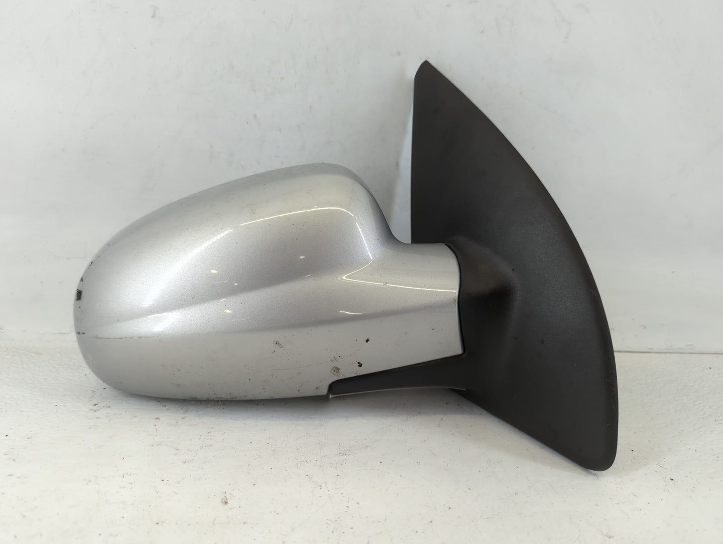 2005-2006 Chevrolet Aveo Passenger Side View Mirror - Right Door Mirror OEM Used - Oemusedautoparts1.com