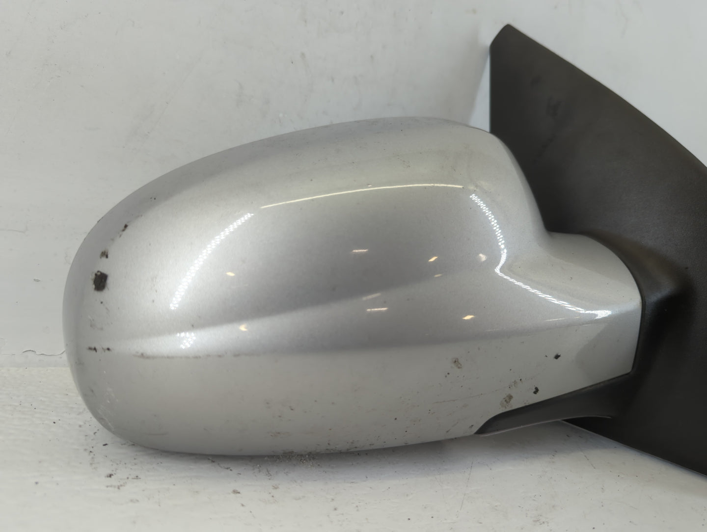 2005-2006 Chevrolet Aveo Passenger Side View Mirror - Right Door Mirror OEM Used - Oemusedautoparts1.com