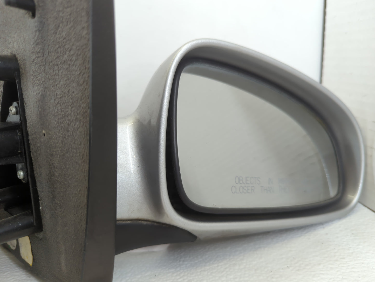 2005-2006 Chevrolet Aveo Passenger Side View Mirror - Right Door Mirror OEM Used - Oemusedautoparts1.com
