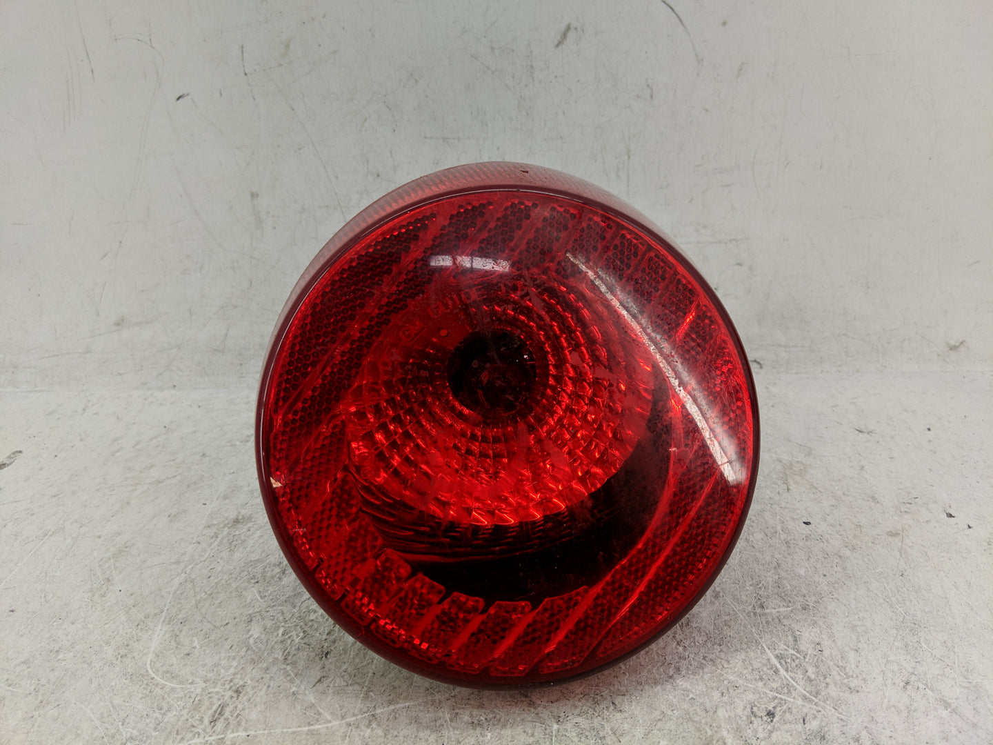 2005-2010 Chevrolet Cobalt Tail Light Assembly Passenger Right OEM P/N:16532532 A Fits Fits 2005 2006 2007 2008 2009 2010 OE