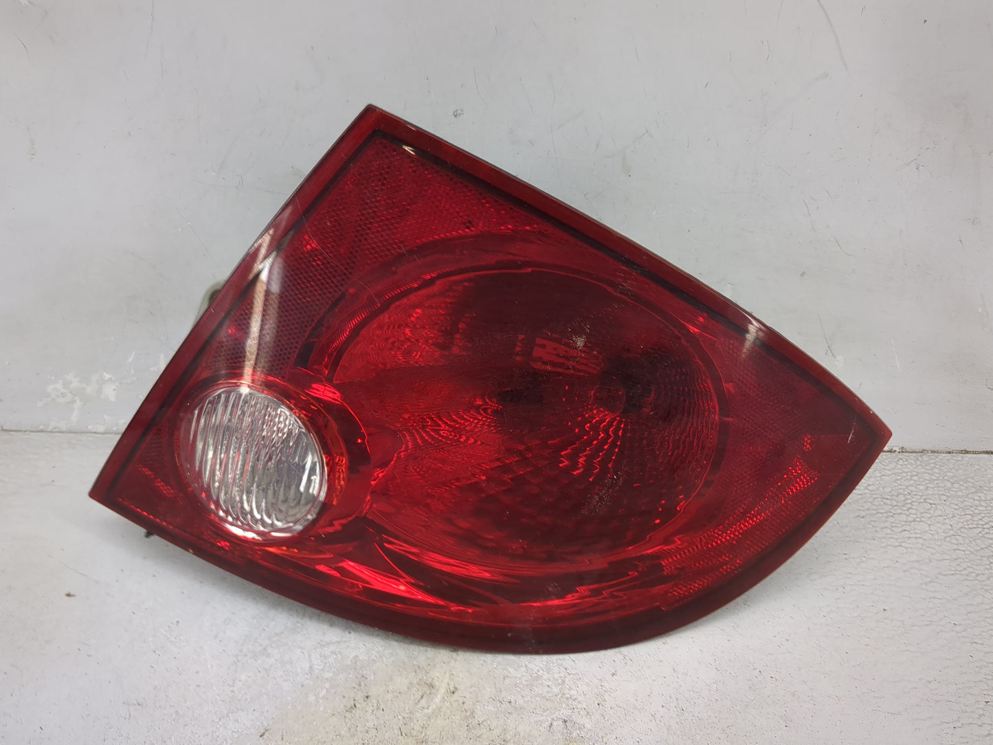 2005-2010 Chevrolet Cobalt Tail Light Assembly Driver Left OEM P/N:15277881 Fits Fits 2005 2006 2007 2008 2009 2010 OEM Used
