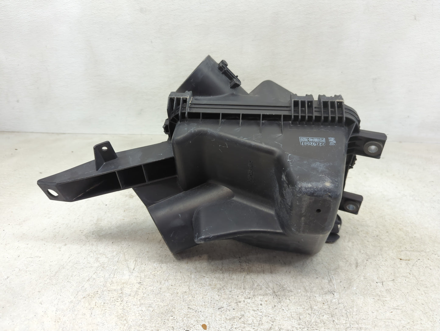 2005-2008 Chevrolet Cobalt Air Cleaner Intake-duct Hose Tube - Oemusedautoparts1.com