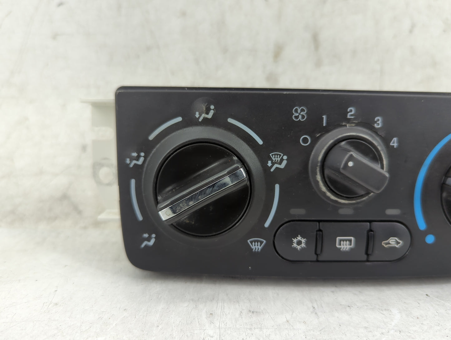 2005-2010 Chevrolet Cobalt Climate Control Module Temperature AC/Heater Replacement P/N:15890411 Fits OEM Used Auto Parts - 