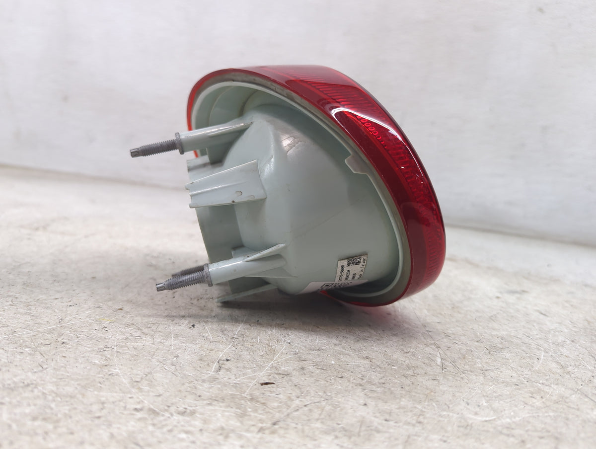 2008 Chevrolet Cobalt Tail Light Assembly Passenger Right OEM P/N:GM375-B000R 30502250 Fits OEM Used Auto Parts - Oemusedaut