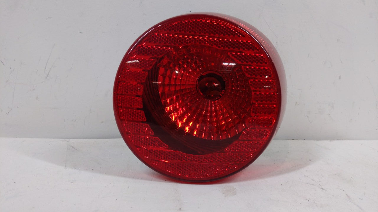 2005-2010 Chevrolet Cobalt Tail Light Assembly Passenger Right OEM P/N:16532532 A 15271525 Fits Fits 2005 2006 2007 2008 200