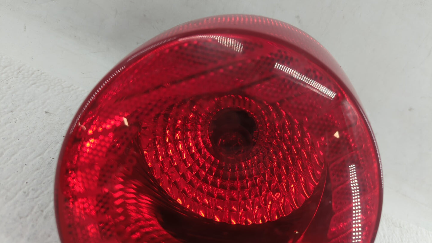 2005-2010 Chevrolet Cobalt Tail Light Assembly Passenger Right OEM P/N:15797856 16532532 A Fits Fits 2005 2006 2007 2008 200