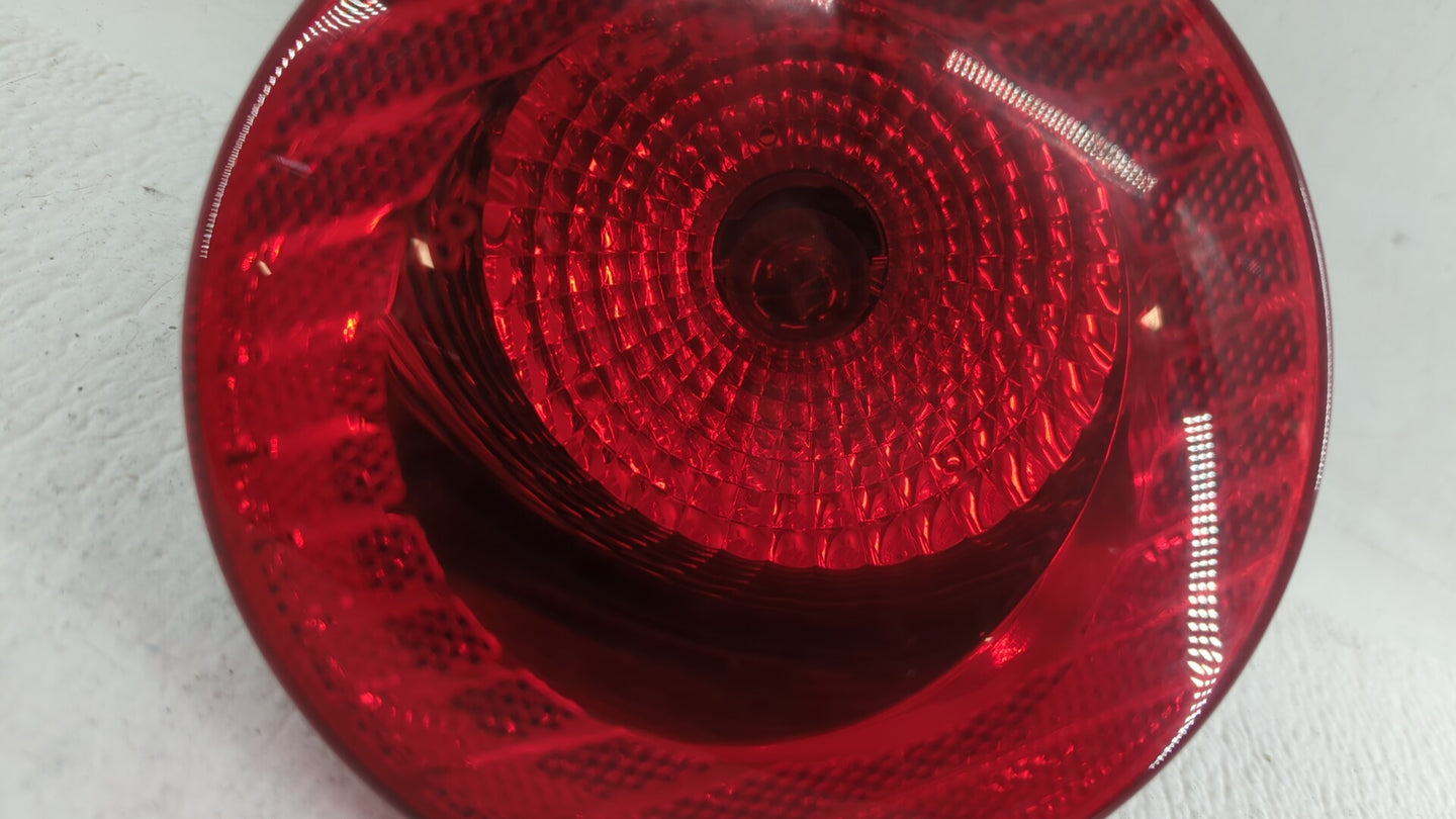 2005-2010 Chevrolet Cobalt Tail Light Assembly Passenger Right OEM P/N:15797856 16532532 A Fits Fits 2005 2006 2007 2008 200