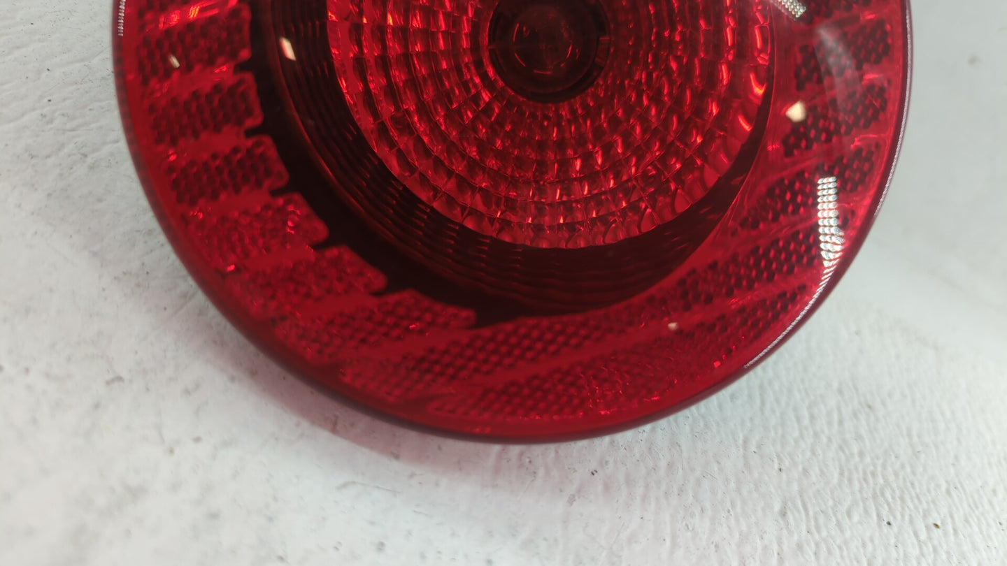 2005-2010 Chevrolet Cobalt Tail Light Assembly Passenger Right OEM P/N:15797856 16532532 A Fits Fits 2005 2006 2007 2008 200