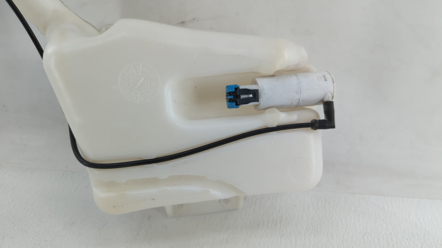 2005-2010 Chevrolet Cobalt Windshield Washer Fluid Reservoir Bottle Oem - Oemusedautoparts1.com