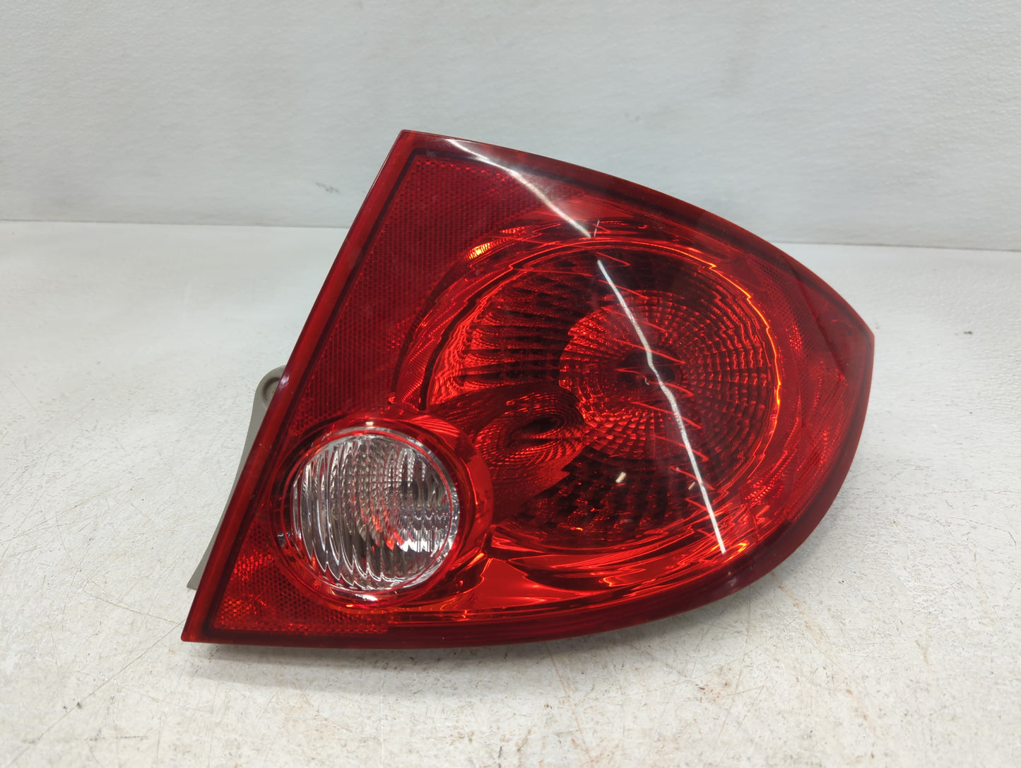 2005-2010 Chevrolet Cobalt Tail Light Assembly Passenger Right OEM P/N:25823650 Fits Fits 2005 2006 2007 2008 2009 2010 OEM 