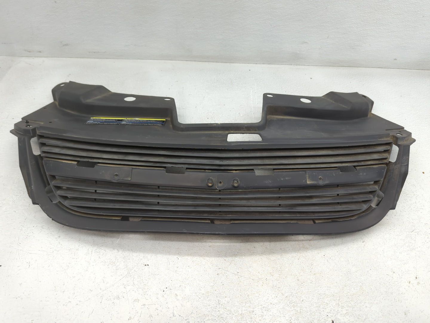 2005-2010 Chevrolet Cobalt Front Grille Bumper Not Included - Oemusedautoparts1.com