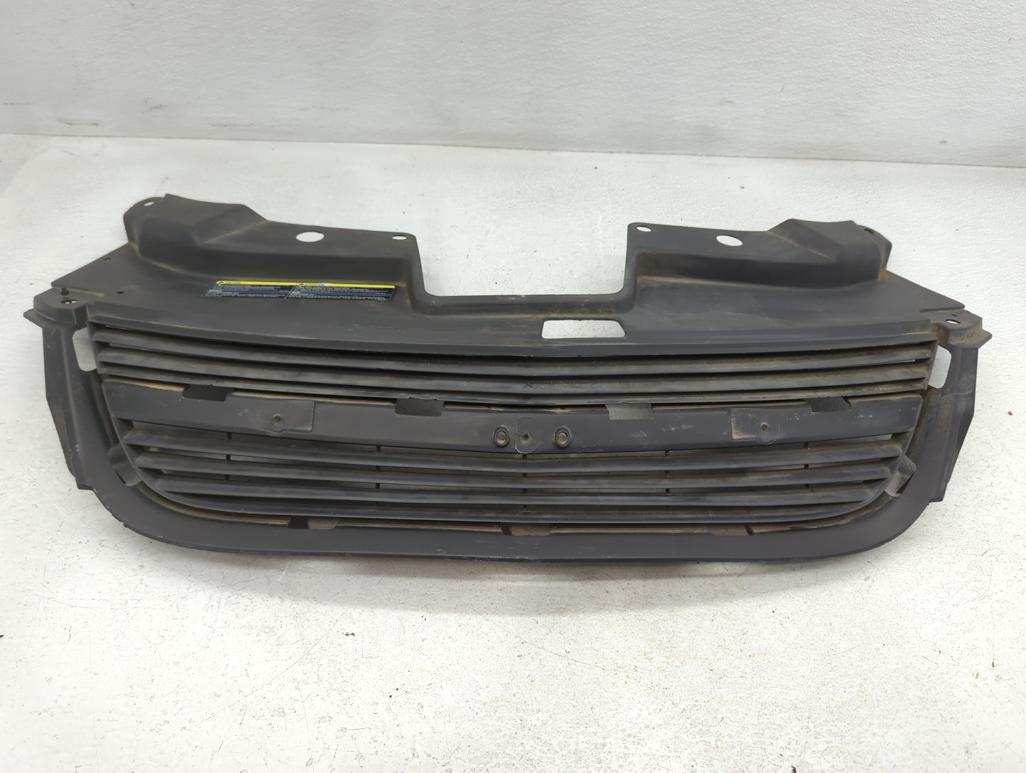 2005-2010 Chevrolet Cobalt Front Grille Bumper Not Included - Oemusedautoparts1.com