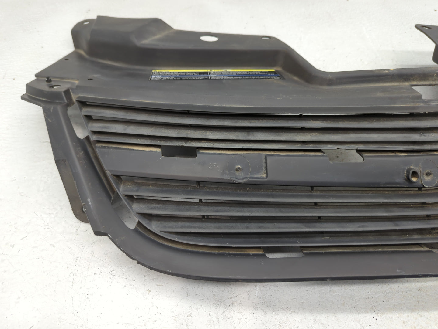 2005-2010 Chevrolet Cobalt Front Grille Bumper Not Included - Oemusedautoparts1.com