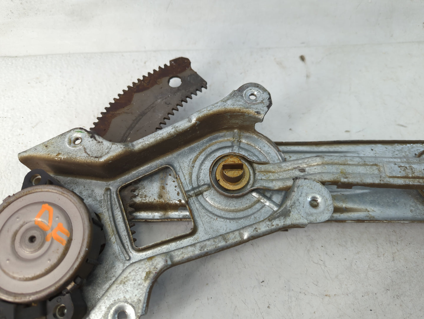 2005-2010 Chevrolet Cobalt Driver Front Left Power Window Motor - Oemusedautoparts1.com