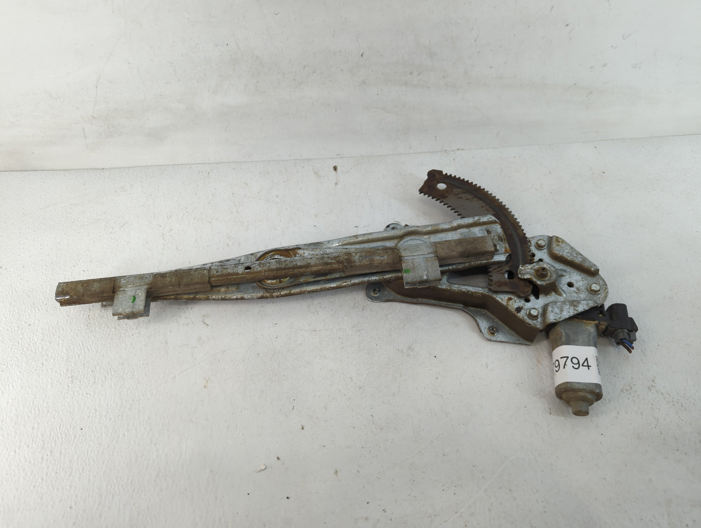 2005-2010 Chevrolet Cobalt Driver Front Left Power Window Motor - Oemusedautoparts1.com