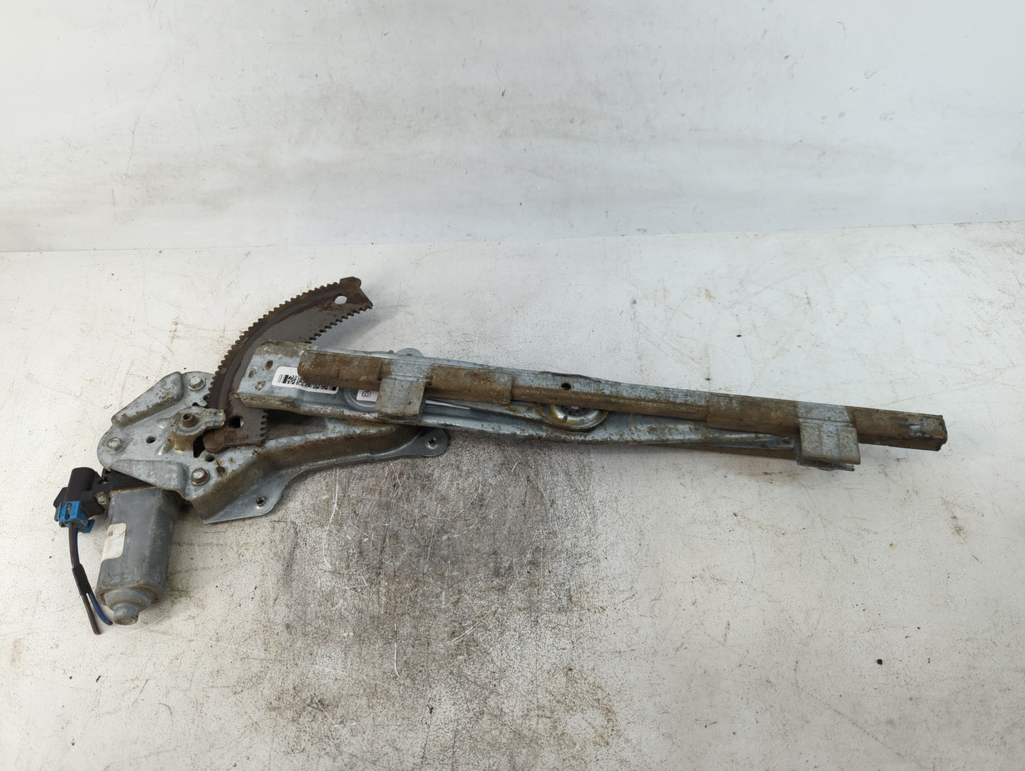 2005-2010 Chevrolet Cobalt Passenger Front Right Power Window Motor - Oemusedautoparts1.com