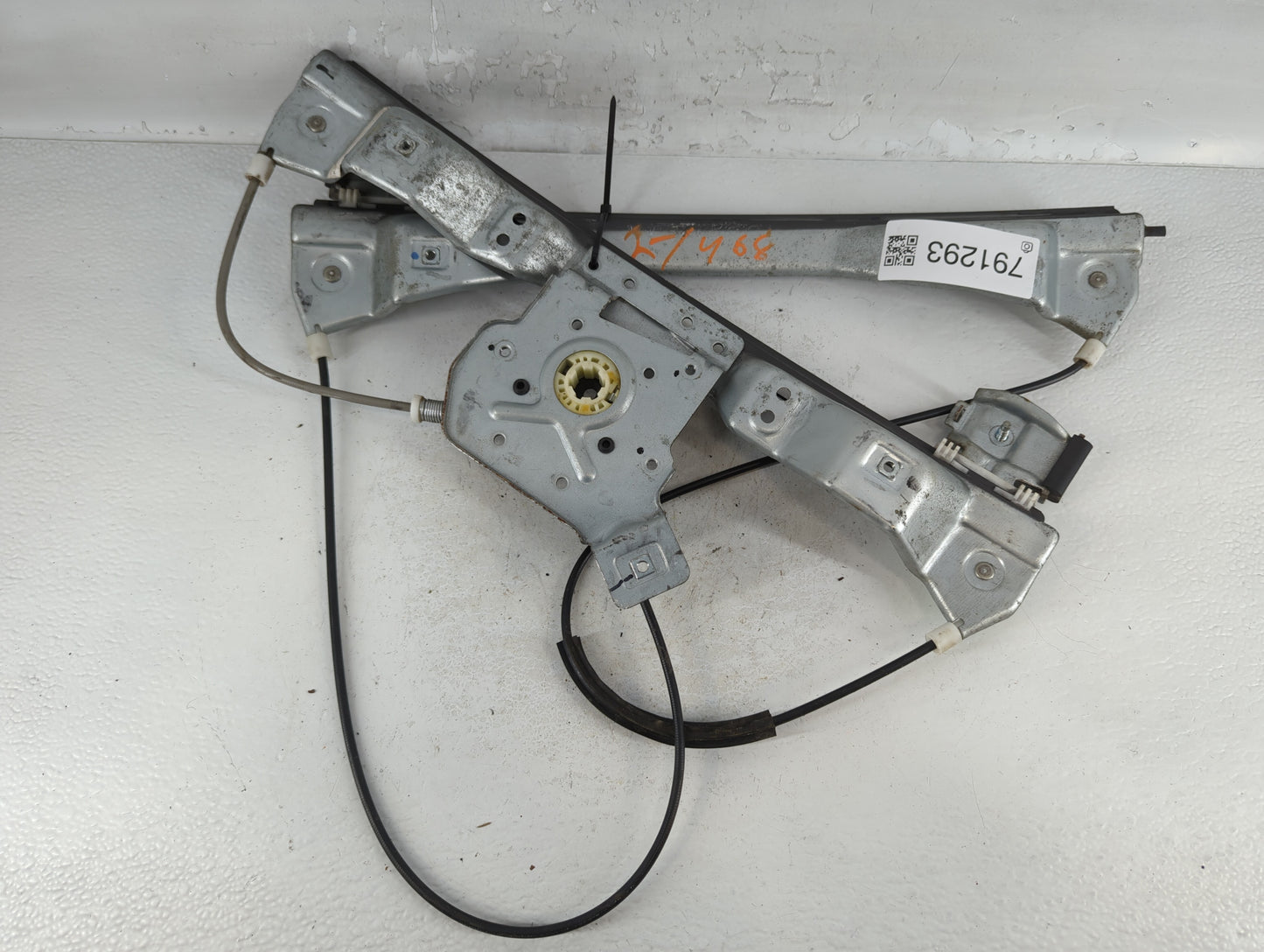 2005-2010 Chevrolet Cobalt Window Regulator Passenger Front - Oemusedautoparts1.com