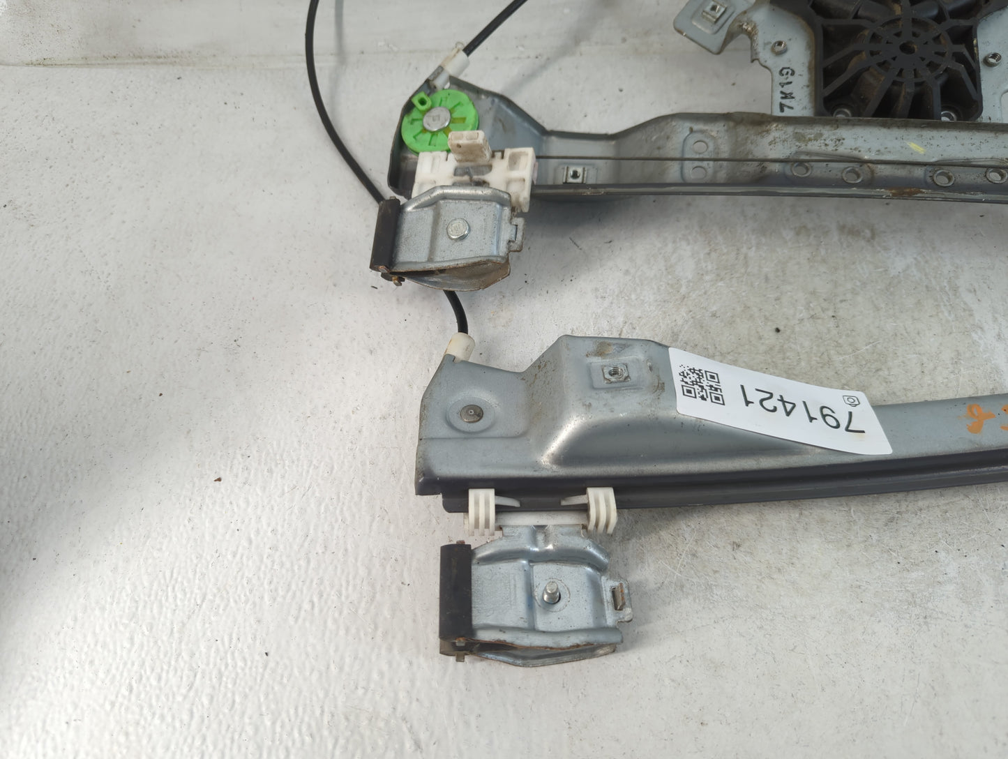 2005-2010 Chevrolet Cobalt Driver Left Front Window Regulator - Oemusedautoparts1.com