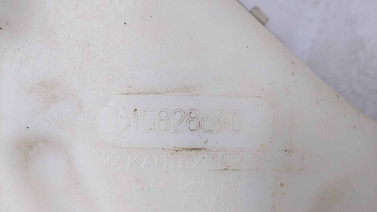 2005-2010 Chevrolet Cobalt Windshield Washer Bottle Wash Reservoir - Oemusedautoparts1.com