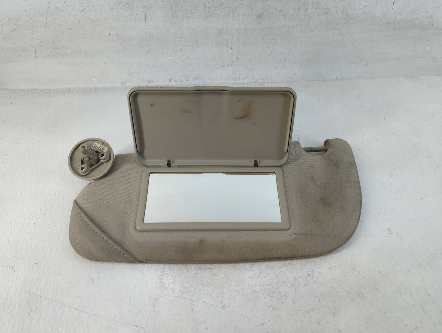 2005-2010 Chevrolet Cobalt Sun Visor Shade Replacement Driver Left Mirror Fits Fits 2005 2006 2007 2008 2009 2010 OEM Used A