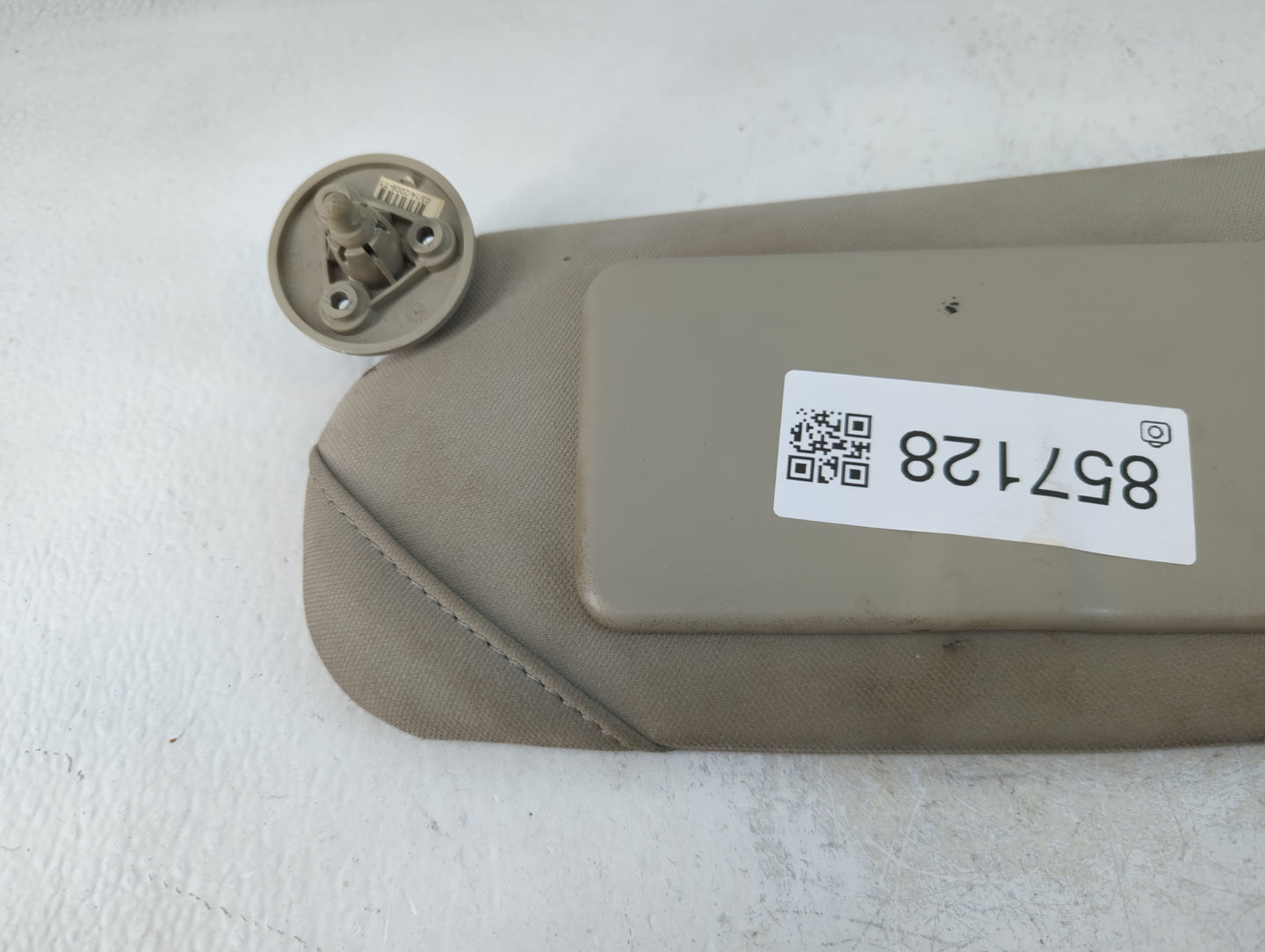 2005-2010 Chevrolet Cobalt Sun Visor Shade Replacement Driver Left Mirror Fits Fits 2005 2006 2007 2008 2009 2010 OEM Used A