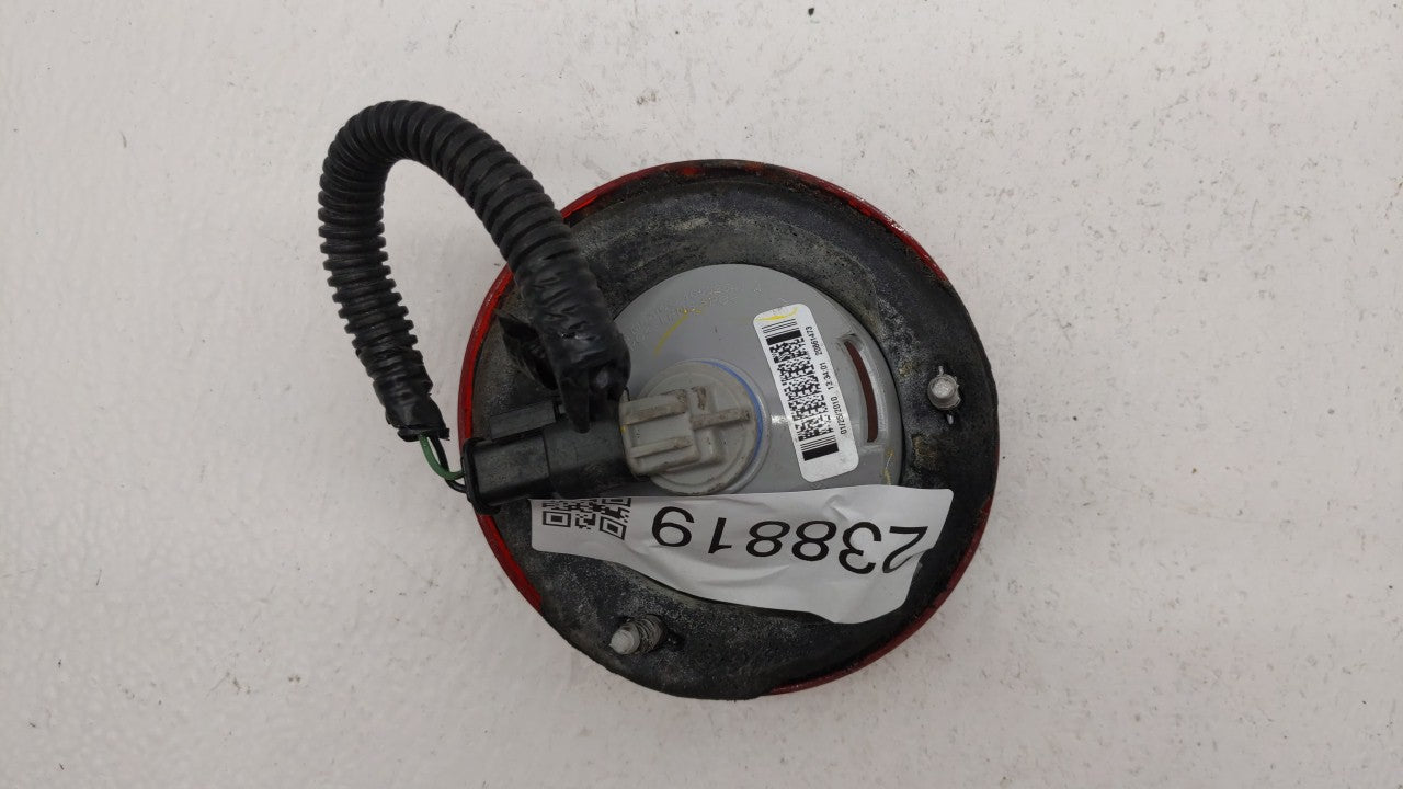 2008 Chevrolet Cobalt Tail Light Assembly Driver Left OEM P/N:20861473 15874974 Fits Fits 2005 2006 2007 2009 2010 OEM Used 