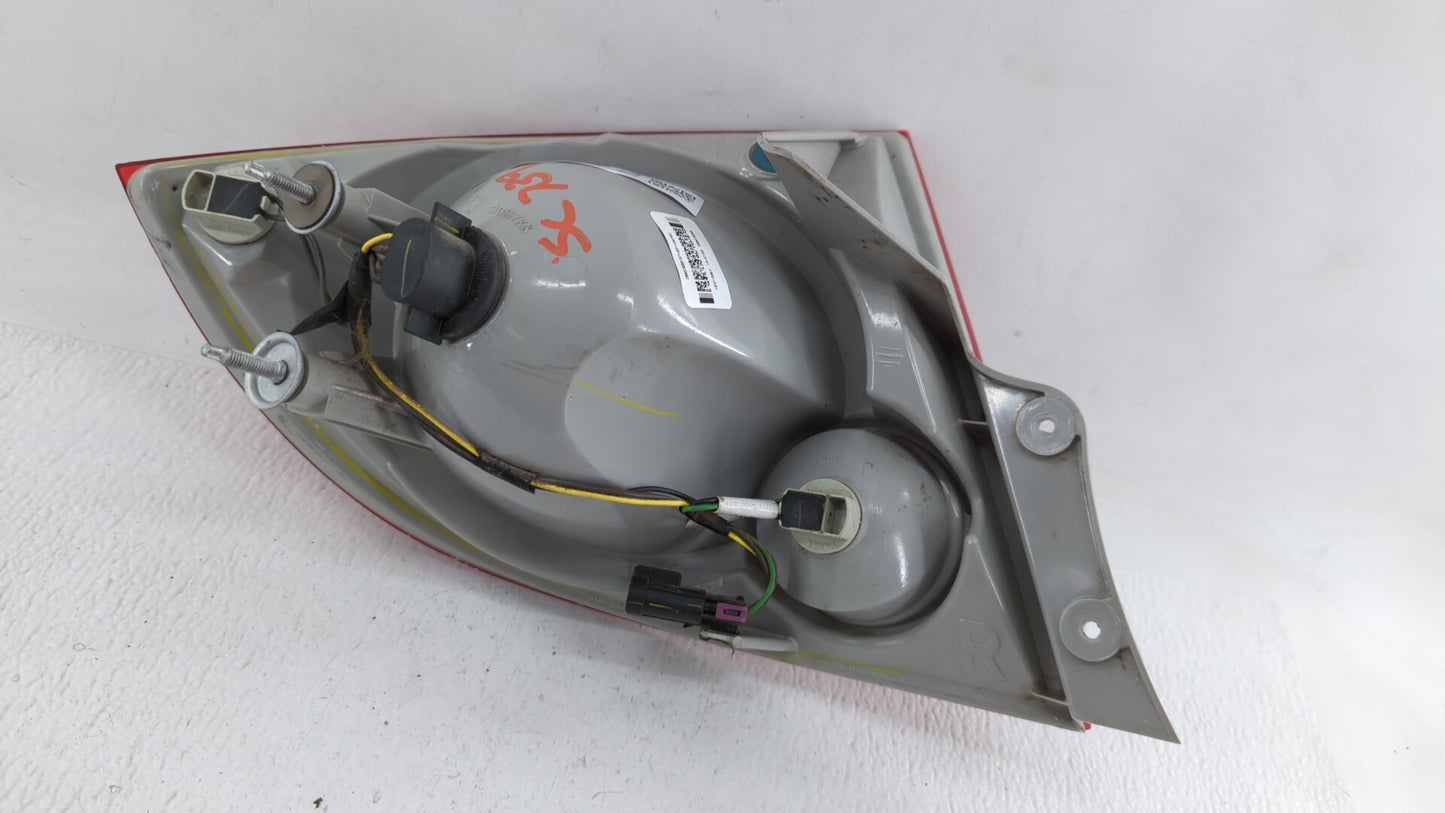 2008 Chevrolet Cobalt Tail Light Assembly Passenger Right OEM P/N:16532408 20868642, 25823650 Fits Fits 2005 2006 2007 2009 