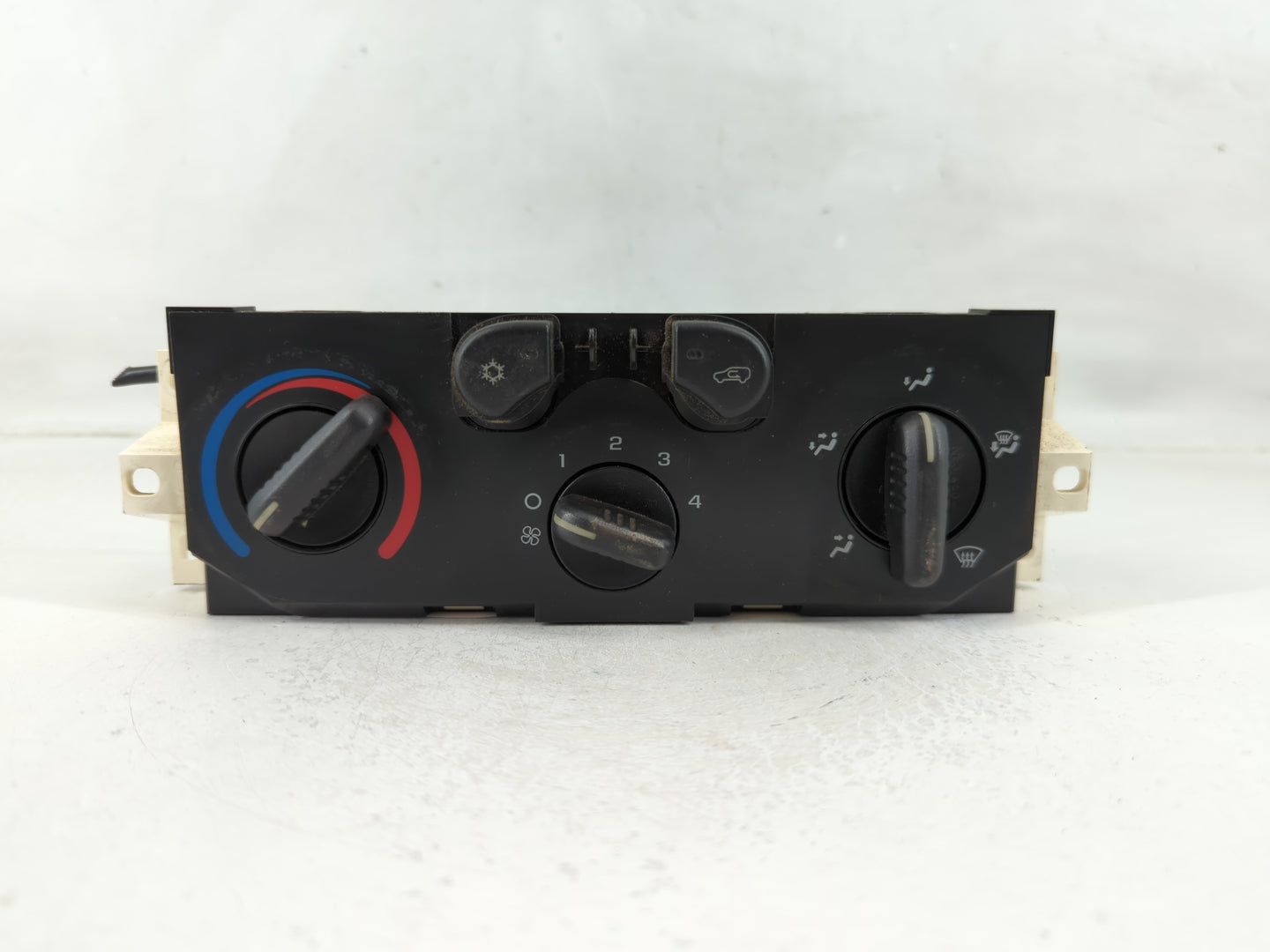 2004-2012 Chevrolet Colorado Climate Control Module Temperature AC/Heater Replacement P/N:25841856 Fits OEM Used Auto Parts 