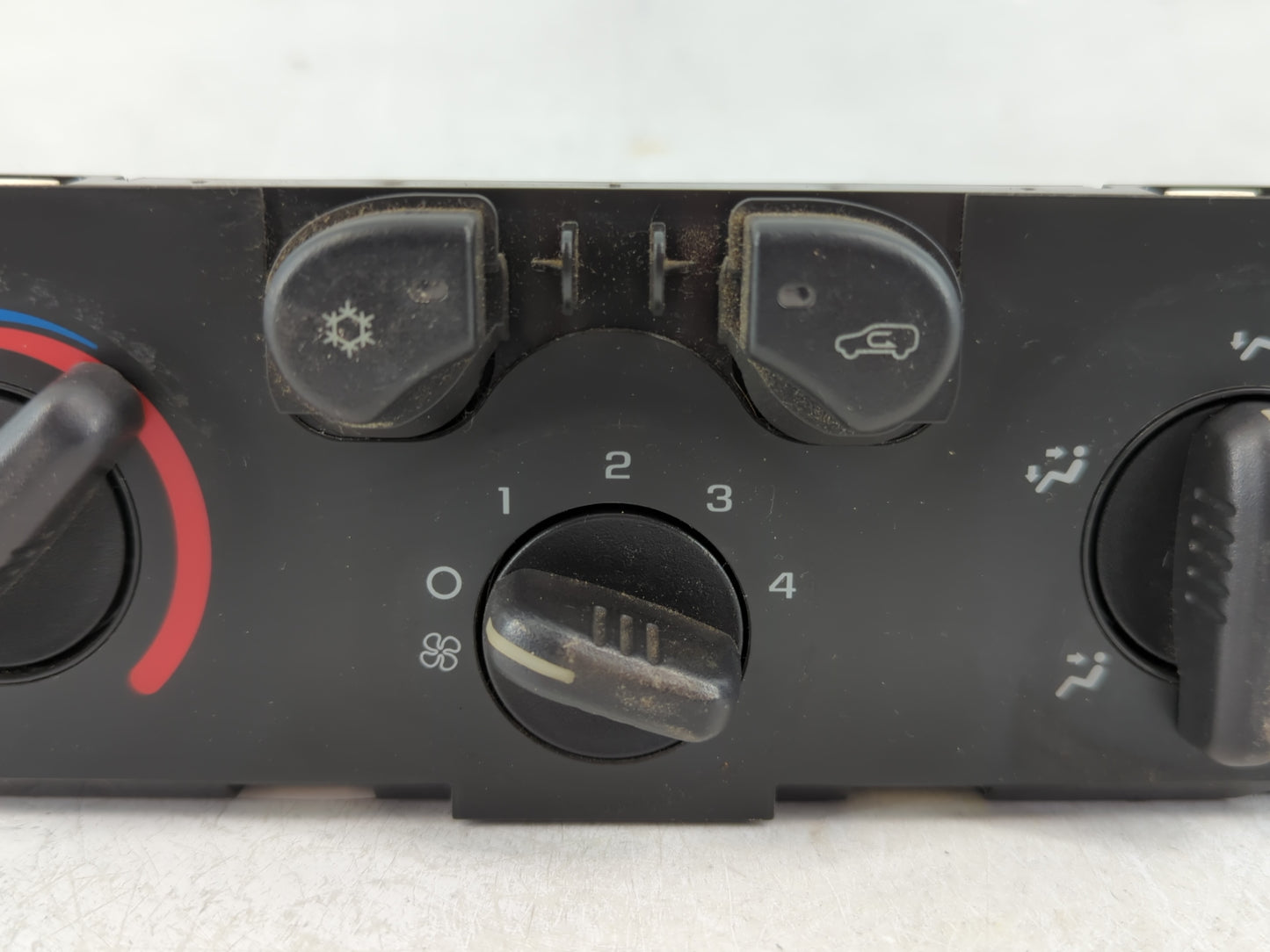 2004-2012 Chevrolet Colorado Climate Control Module Temperature AC/Heater Replacement P/N:25841856 Fits OEM Used Auto Parts 